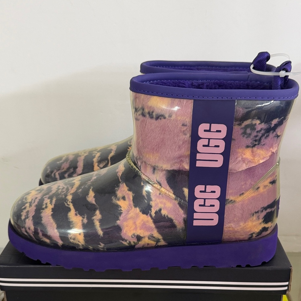 UGG CLASSIC CLEAR MINI MARBLE VIOLET NIGHT WATERPROOF FUR BOOT SIZE 9 WOMEN
